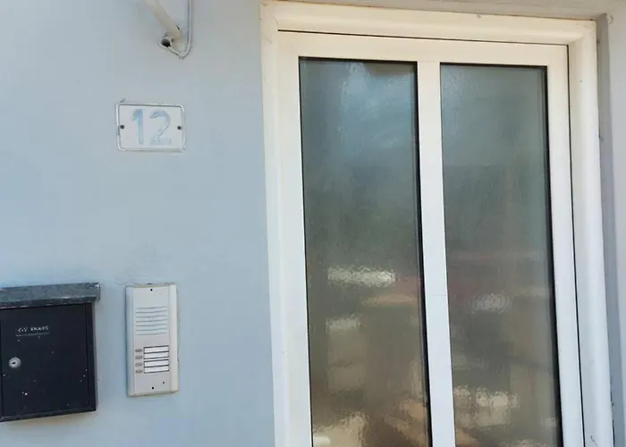 Johny Clara House דירה